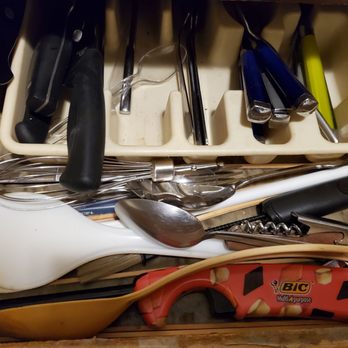 Echo Valley Cottages - Dirty silverware drawer -Oct 2021 - Hotels Near Me - East Stroudsburg, Pennsylvania Echo Valley Cottages - Dirty silverware drawer -Oct 2021 - Hotels Near Me - East Stroudsburg, Pennsylvania