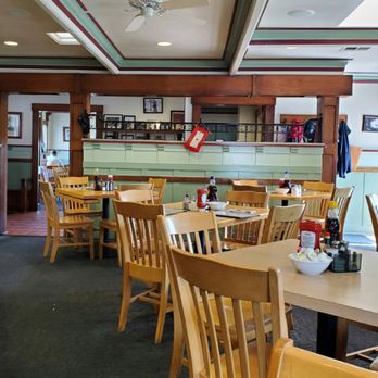 Joe's Place Paso Robles - Interior - Breakfast & Brunch Near Me - Paso Robles, California Joe's Place Paso Robles - Interior - Breakfast & Brunch Near Me - Paso Robles, California