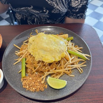 Pad Thai Classic - Thai Near Me - Long Beach, California