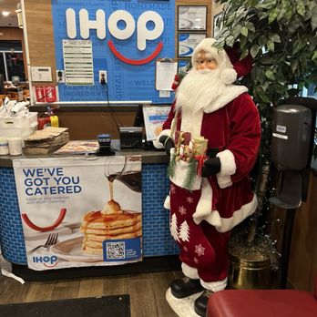 IHOP - Christmas decor - Breakfast & Brunch Near Me - Totowa, New Jersey