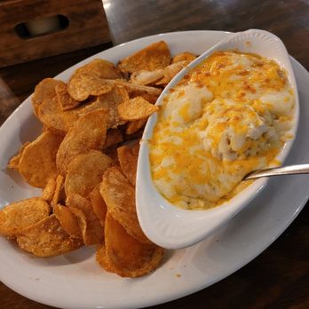 Willie's Restaurant and Bar - Cajun Queso - New American Near Me - Baton Rouge, Louisiana