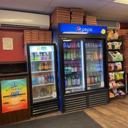 Fox's Pizza Den - Drinks and chips to go