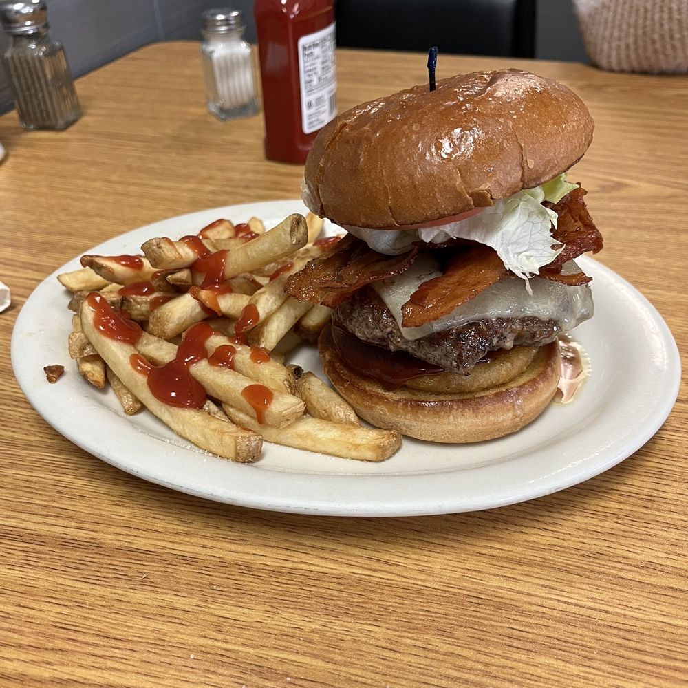 The burger came out looking 10/10, unfortunately the taste missed the mark. The burger came out looking 10/10, unfortunately the taste missed the mark.