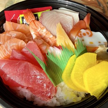 Kuzma's Fish Market - Chirashi bowl - Seafood Markets Near Me - Edmonds, Washington Kuzma's Fish Market - Chirashi bowl - Seafood Markets Near Me - Edmonds, Washington
