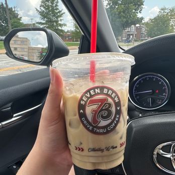 7 Brew Coffee - Iced Matcha latte with almond milk and SF strawberry syrup - Juice Bars & Smoothies Near Me - St Louis, Missouri