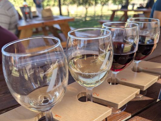 Zin Valle Vineyards by null