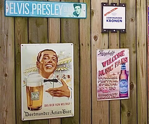 Resi's Bierstube by null