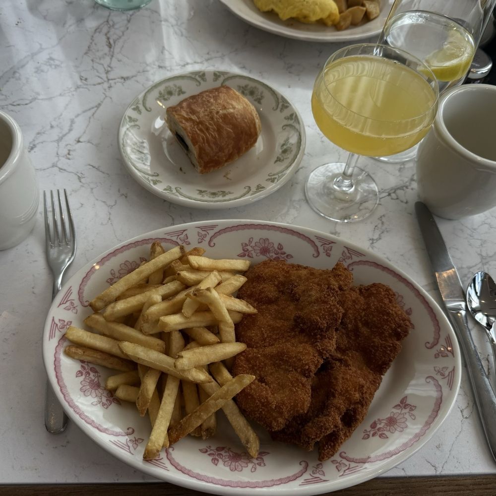 Ladd's Tavern - Chicken Frites (had to ask for the Dijon Aioli and Truffle Honey...) - Desserts Near Me - Peapack, New Jersey