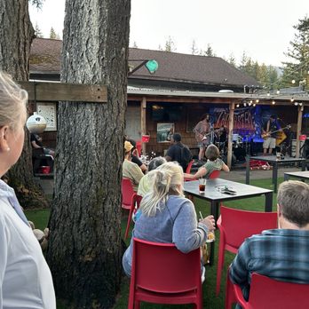 Mt. Si Tavern - Pubs Near Me - North Bend, Washington