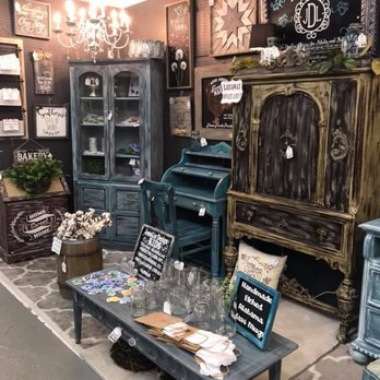 University Pickers - JennLin Designs Booth - Furniture Stores Near Me - Huntsville, Alabama