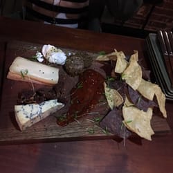 Bloodhound Corner Bar and Kitchen - Cheese platter is to die for