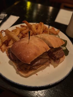 Molly's Shebeen Bar + Restaurant by null