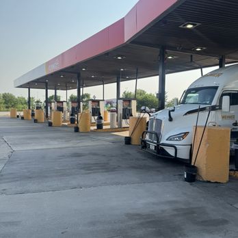 Flying J - Gas Stations Near Me - Davenport, Iowa Flying J - Gas Stations Near Me - Davenport, Iowa