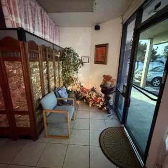 Pamper Spa Massage - Corner - Massage Near Me - Garden Grove, California
