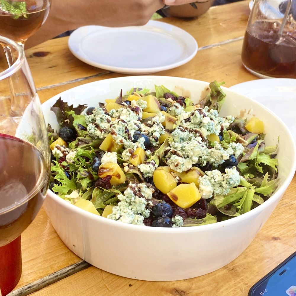 Peach and Blueberry Salad Peach and Blueberry Salad