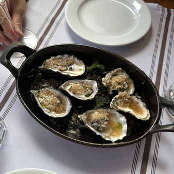 La Bicyclette - Half dozen oysters - French Near Me - Carmel, California