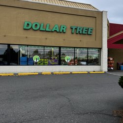 Dollar Tree - Entrance