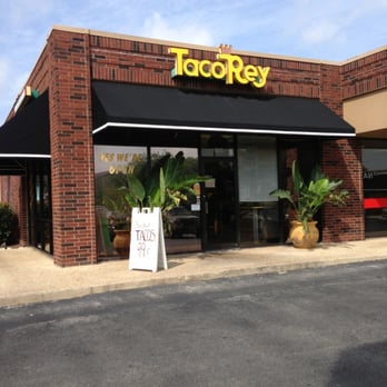 Taco Rey - the front of a taco rey restaurant - Mexican Near Me - San Antonio, Texas