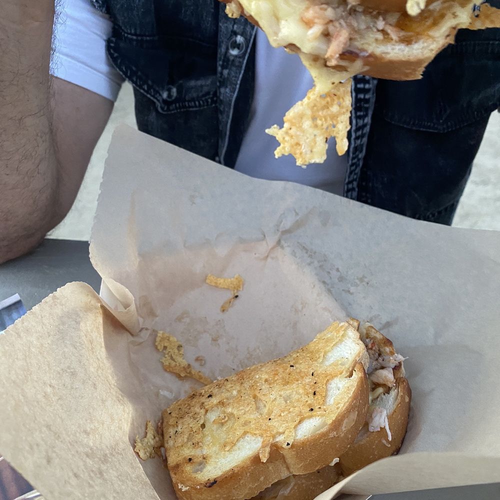 The Mac truck - Lobster grilled cheese - Food Trucks Near Me The Mac truck - Lobster grilled cheese - Food Trucks Near Me