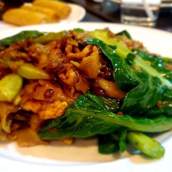 9 Pad Thai - Pad see ew - Thai Near Me - Springfield, Virginia