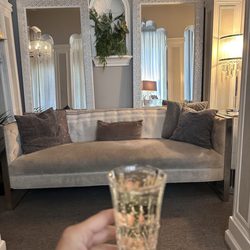 The Winchester Spa and Salon - Relaxation area with complimentary champagne