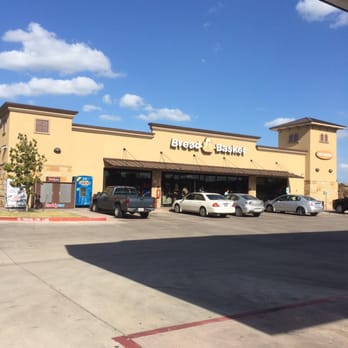 Bread Basket - Front view of store. - Convenience Stores Near Me - Kyle, Texas