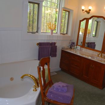 1. Oak Haven Bed & Breakfast