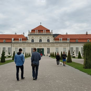 Belvedere - Having a nice walk. - Castles Near Me - Vienna, 9