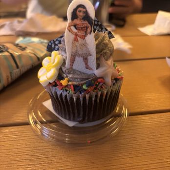 Ulu Café - Moana cookies and cream cupcake - Cafes Near Me - Kapolei, Hawaii Ulu Café - Moana cookies and cream cupcake - Cafes Near Me - Kapolei, Hawaii