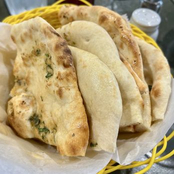Kohinoor Indo Pak Restaurant - Garlic Naan - Pakistani Near Me - Spring, Texas Kohinoor Indo Pak Restaurant - Garlic Naan - Pakistani Near Me - Spring, Texas