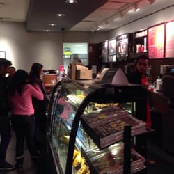 Starbucks - Uno mas a la lista, Es tranquilo, chiquito, y no tan concurrido! El dia de hoy opted por un Chai!