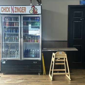 Chick N Zinger - Entrance ( drink options) - Chicken Shop Near Me - Edison, New Jersey