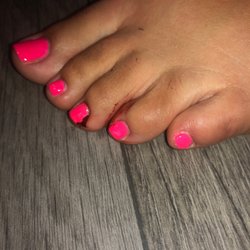 Coulures Nails Spa - Painful and do you think they took the proper sanitation precautions afterward. Nope.