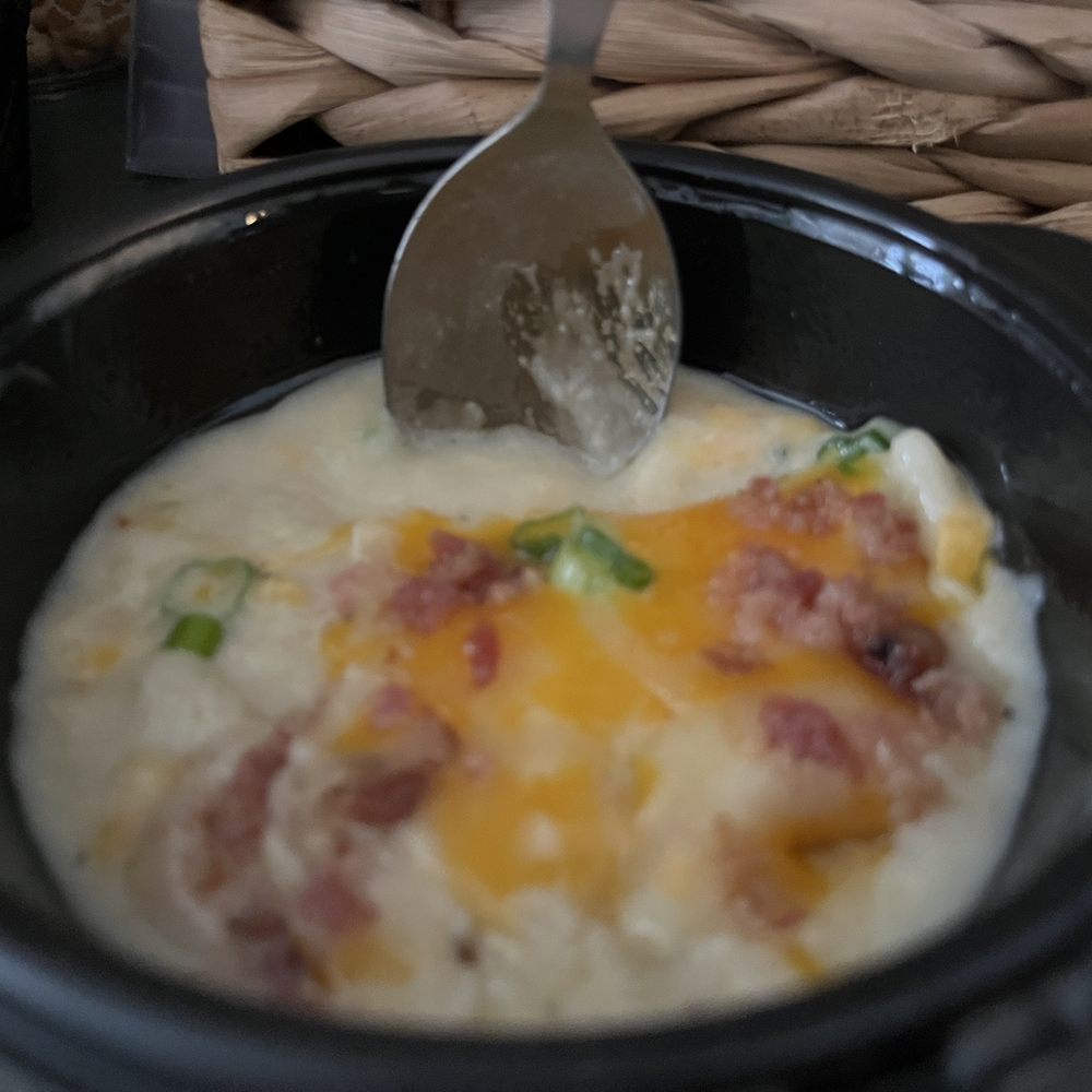 1.5 oz of potato soup. Guess they were too busy to fill the 4 oz container. 1.5 oz of potato soup. Guess they were too busy to fill the 4 oz container.