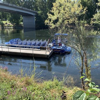 Hellgate Jetboat Excursions - Boat at the loading dock - Boat Charters Near Me - Grants Pass, Oregon Hellgate Jetboat Excursions - Boat at the loading dock - Boat Charters Near Me - Grants Pass, Oregon