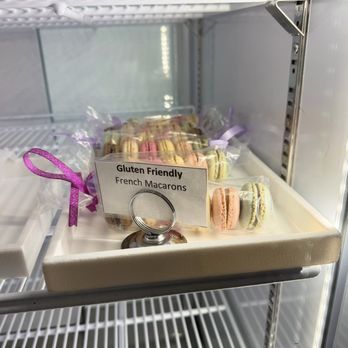 Fairhope Chocolate And Bakery - Macarons - Chocolatiers & Shops Near Me - Fairhope, Alabama
