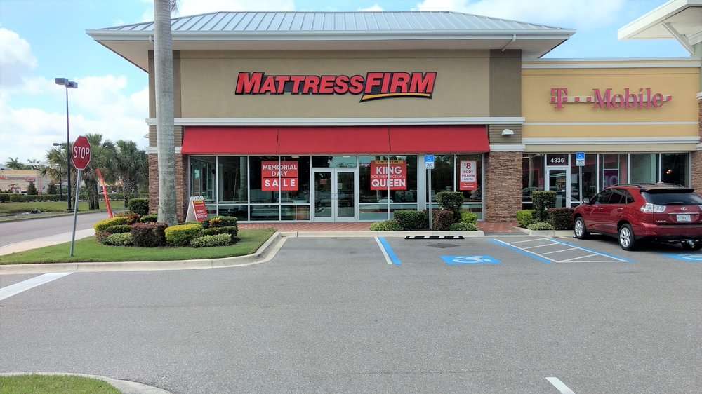 MATTRESS FIRM LOCKWOOD COMMONS - 4348 53rd Ave E, Bradenton, Florida