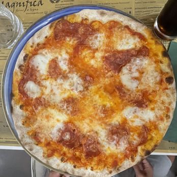 Magnifica - LA DIAVOLA PDO hill cherry tomato sauce, mozzarella cheese, PDO soppressata from Calabria - Pizza Near Me - Rome, RM