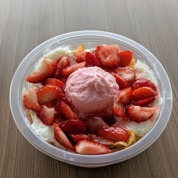 Honeymoon Dessert - Strawberry tiramisu cheese sorbet with ice cream - Desserts Near Me - Markham, Ontario Honeymoon Dessert - Strawberry tiramisu cheese sorbet with ice cream - Desserts Near Me - Markham, Ontario