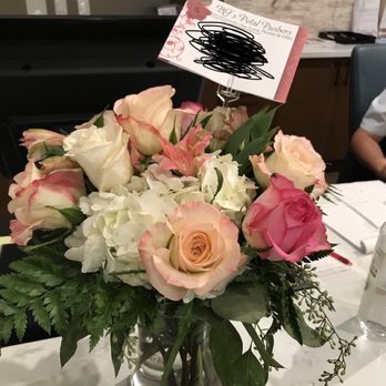 BJ's Petal Pusher's - This is the arrangement that was delivered. - Florists Near Me - Napa, California