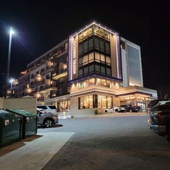 Hotel Indigo - Hotels Near Me - Gatlinburg, Tennessee Hotel Indigo - Hotels Near Me - Gatlinburg, Tennessee