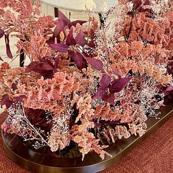 GIWA - Beautiful flower arrangement inside the restaurant - Breakfast & Brunch Near Me - Santa Clara, California