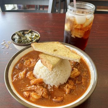 Lee Esther's Creole and Cajun Cooking - Shrimp Jambalaya With White Rice & Garlic Bread - Cajun/Creole Near Me - Palmdale, California Lee Esther's Creole and Cajun Cooking - Shrimp Jambalaya With White Rice & Garlic Bread - Cajun/Creole Near Me - Palmdale, California