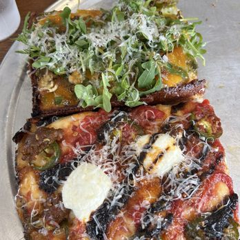 Kizza Pizza - Hot Honey Harvest and Sausage with Peppers - Pizza Near Me - Cedar Park, Texas