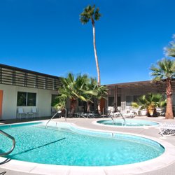 The Getaway - Pool, hot tub, palm trees.