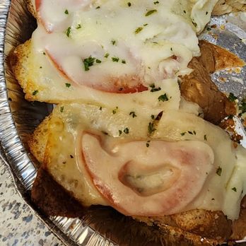 Alforno's Italian Kitchen - Garlic cheese bread with tomato. So good nice garlic flavor. - Italian Near Me - Flower Mound, Texas Alforno's Italian Kitchen - Garlic cheese bread with tomato. So good nice garlic flavor. - Italian Near Me - Flower Mound, Texas