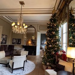 Hotel Dukes' Palace - Hotel lounge area so festive