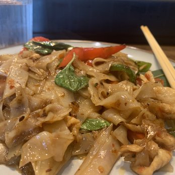 Mali Thai - Pad Kee Mao Dish with chicken - Thai Near Me - Jacksonville, Florida