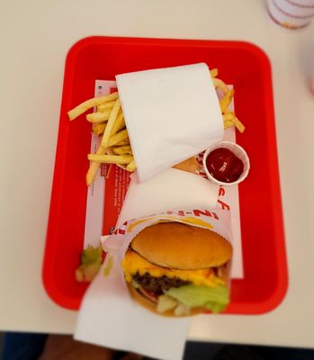In-N-Out Burger by null