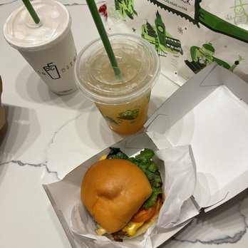 Shake Shack Brookfield - ShakeHamburger, Yuzu juice, strawberry shake - Burgers Near Me - Brookfield, Wisconsin